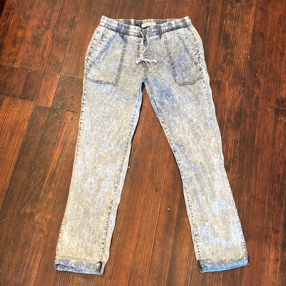 Jogger Jeans - Picture 1 of 6